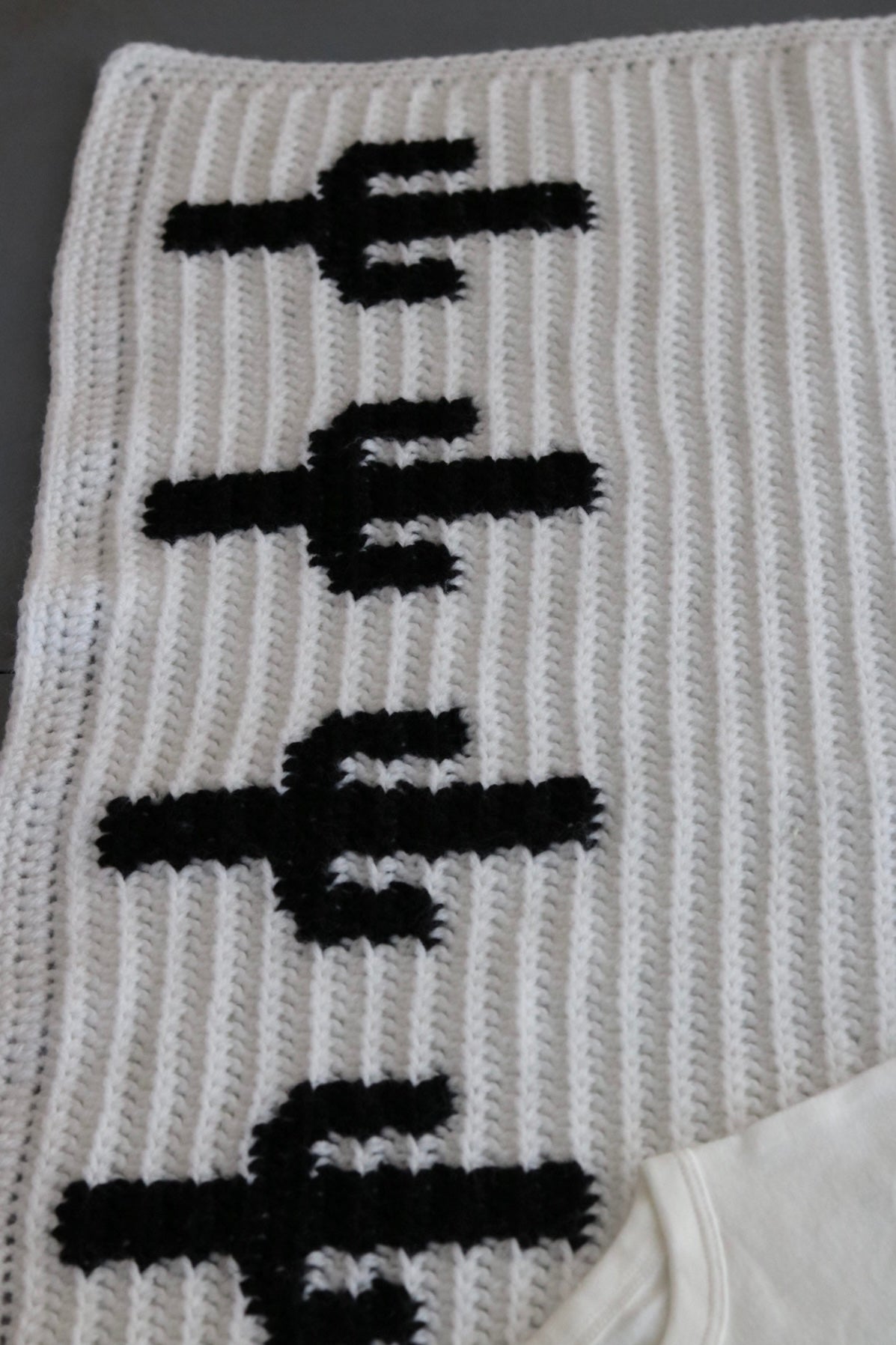 Close up view of edge of blanket